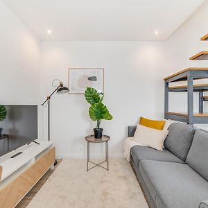 Campolide Duplex Apartments